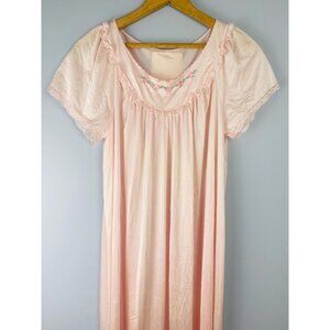 Vintage NWT Shadowline Nightgown Size S with Embroidered Detail, Light Pink